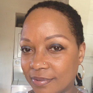 Meet your Posher, Desi